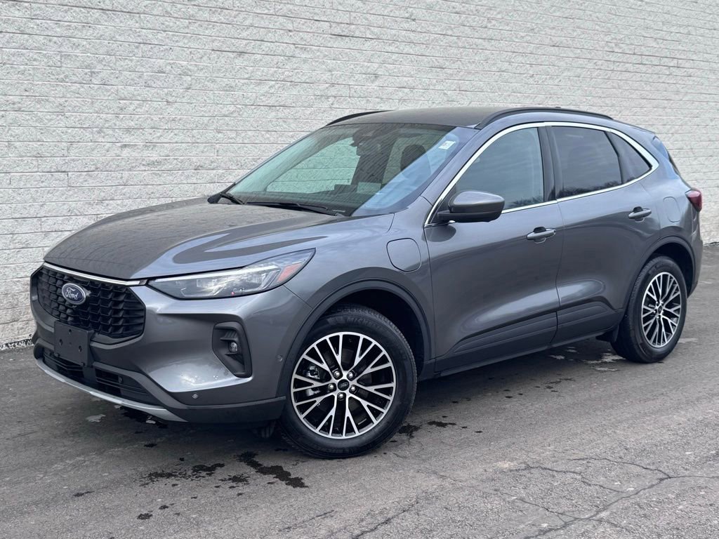 Certified 2023 Ford Escape SE w/ PHEV Premium Package image 8