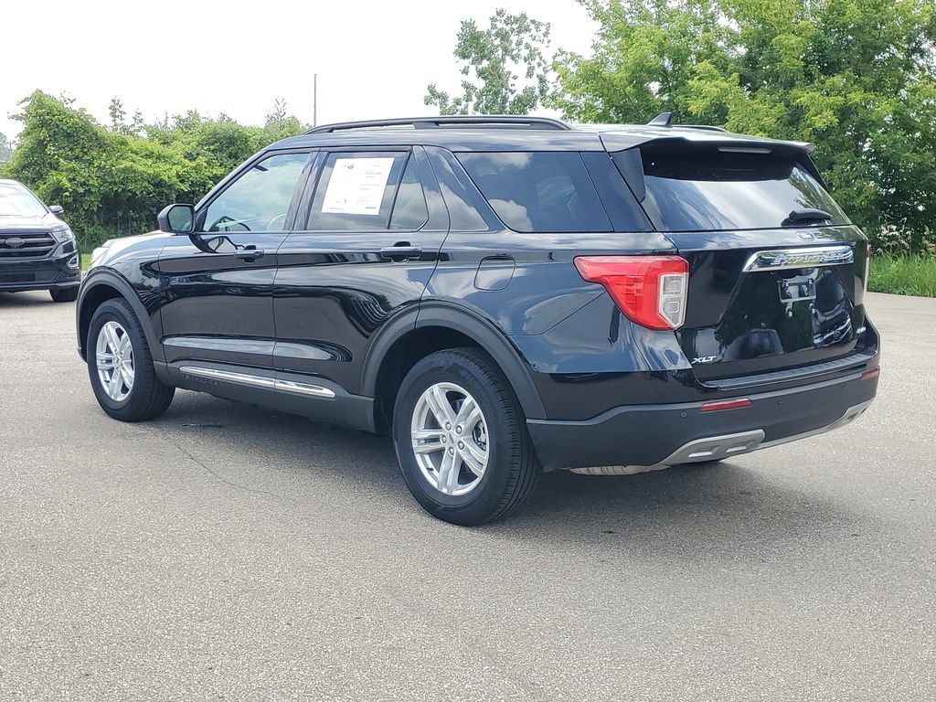 Certified 2024 Ford Explorer XLT w/ Equipment Group 202A AWD/4WD image 3