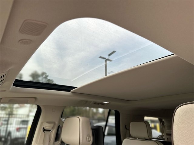 Used 2023 GMC Yukon Denali w/ Denali Reserve Package image 23