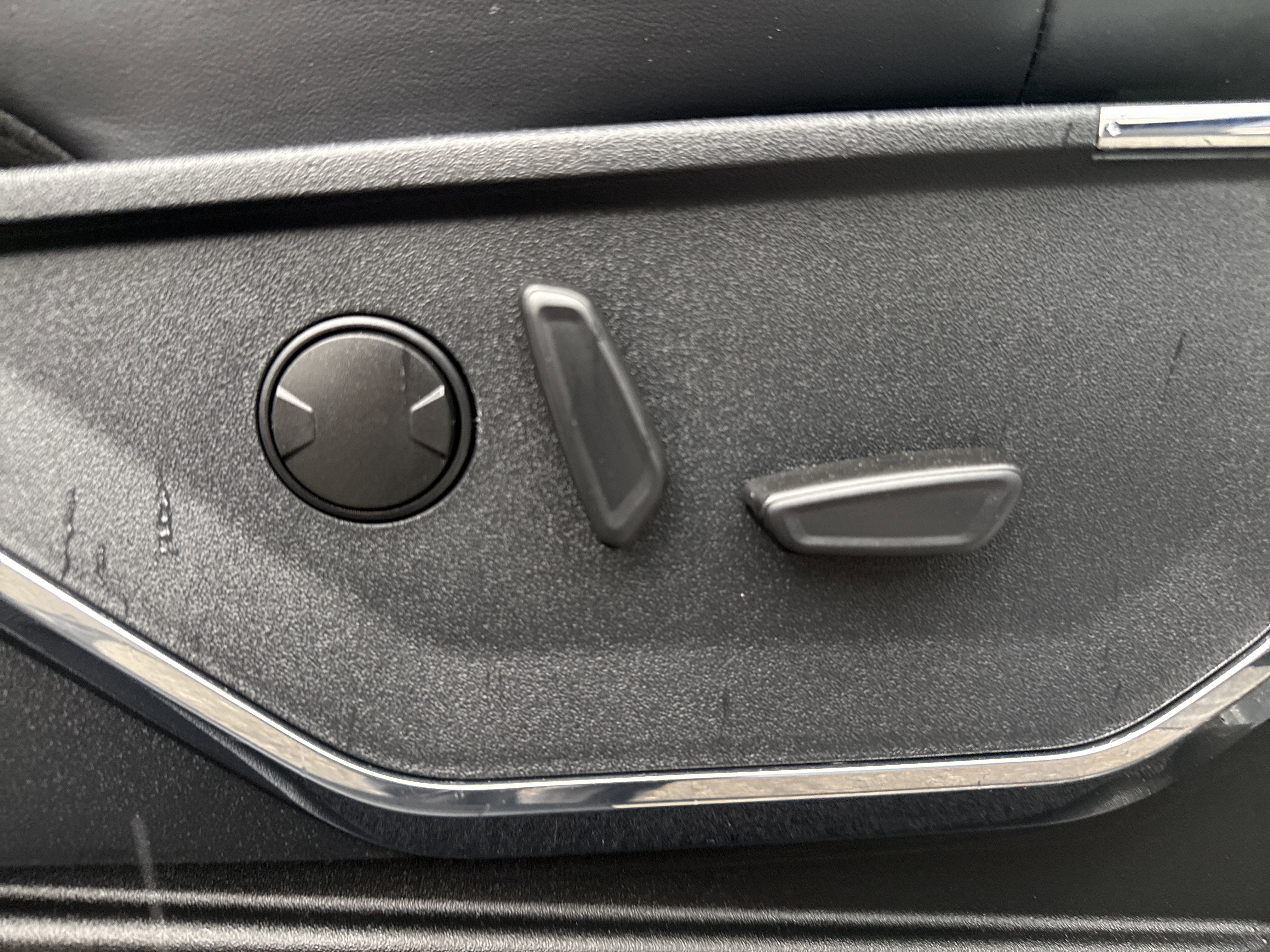 Certified 2023 Ford F350 Platinum w/ FX4 Off-Road Package image 30