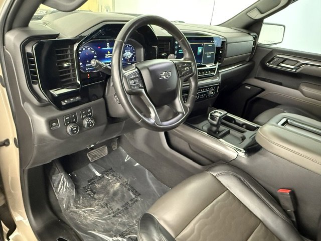 Used 2022 Chevrolet Silverado 1500 ZR2 w/ Technology Package AWD/4WD image 10