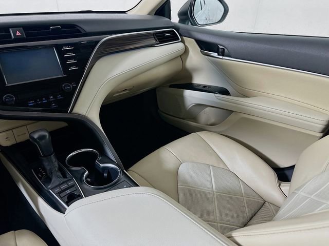 Used 2018 Toyota Camry L image 23