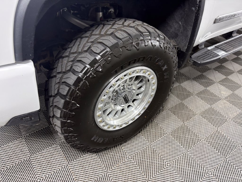 Used 2024 Chevrolet Silverado 2500 High Country w/ High Country Premium Package AWD/4WD image 10