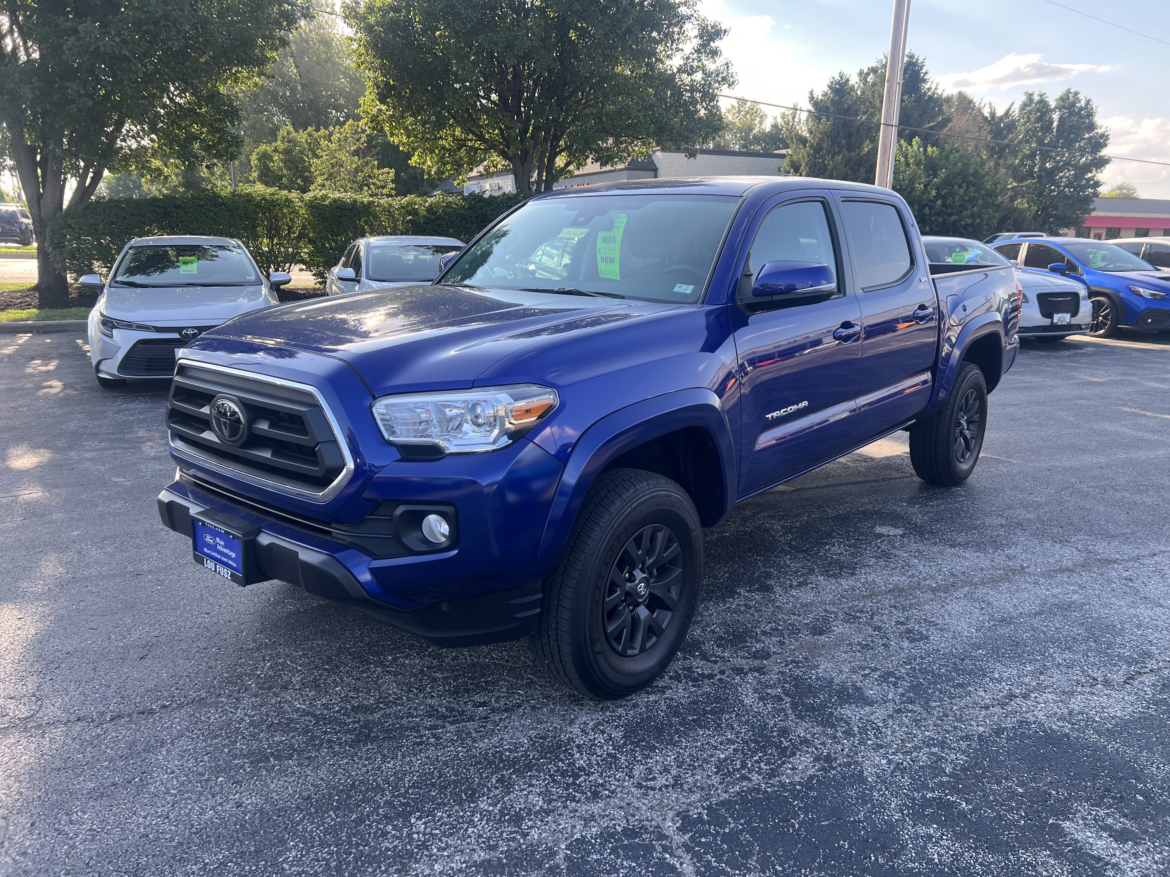Used 2023 Toyota Tacoma SR5 w/ Technology Package AWD/4WD image 4