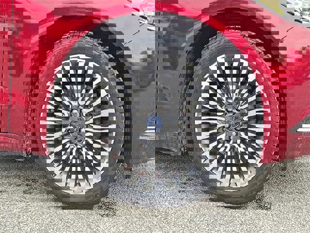 Certified 2018 Ford Fusion SE w/ Fusion SE Technology Package image 28