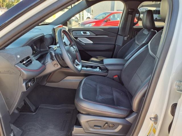 Certified 2025 Ford Explorer ST AWD/4WD image 15
