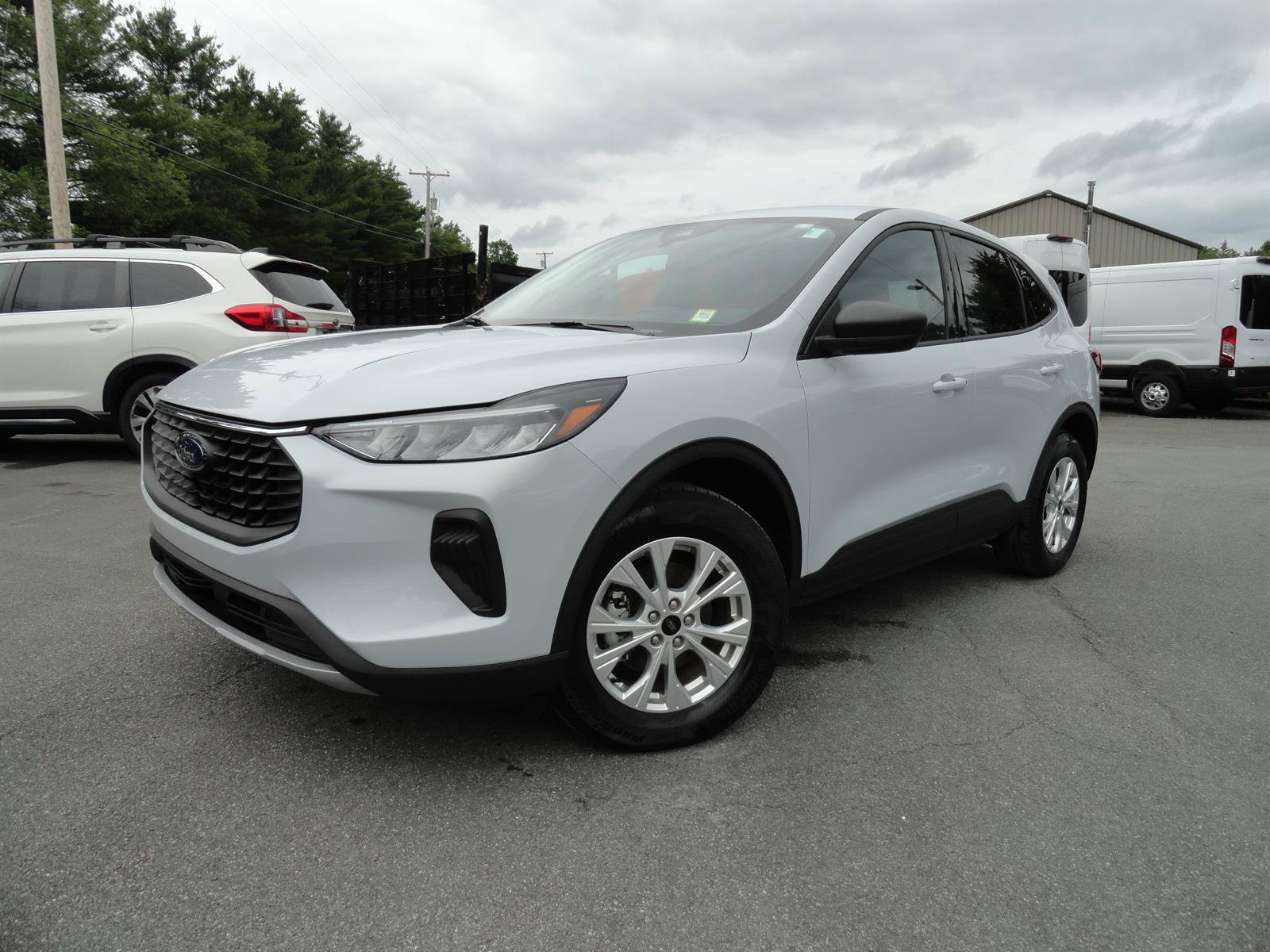 Certified 2025 Ford Escape Active AWD/4WD image 1
