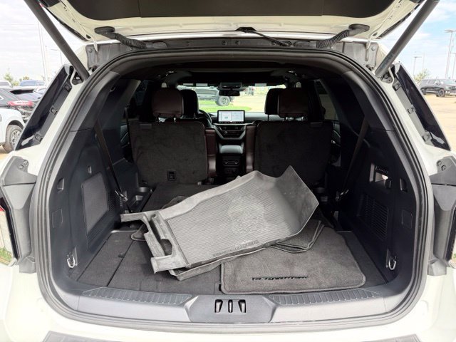 Certified 2025 Ford Explorer Platinum w/ LUX Leather Package AWD/4WD image 8