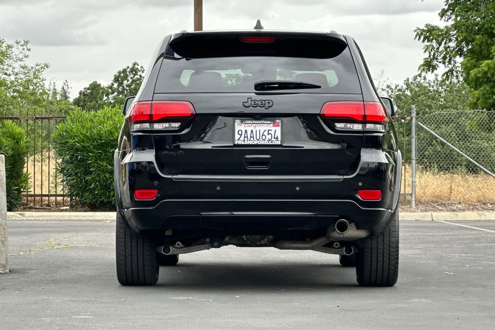 Used 2022 Jeep Grand Cherokee Laredo X AWD/4WD image 7