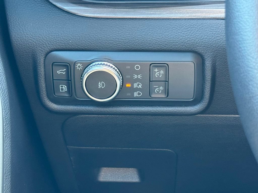 Certified 2021 Ford Explorer Limited w/ Hybrid Equipment Group 310A AWD/4WD image 18