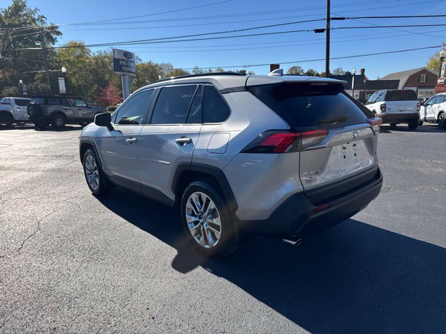 Used 2019 Toyota RAV4 XLE Premium FWD image 5