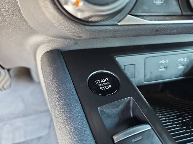 Used 2025 Nissan Kicks SV FWD image 29
