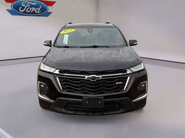 Used 2023 Chevrolet Traverse RS w/ LPO, Floor Liner Package AWD/4WD image 2