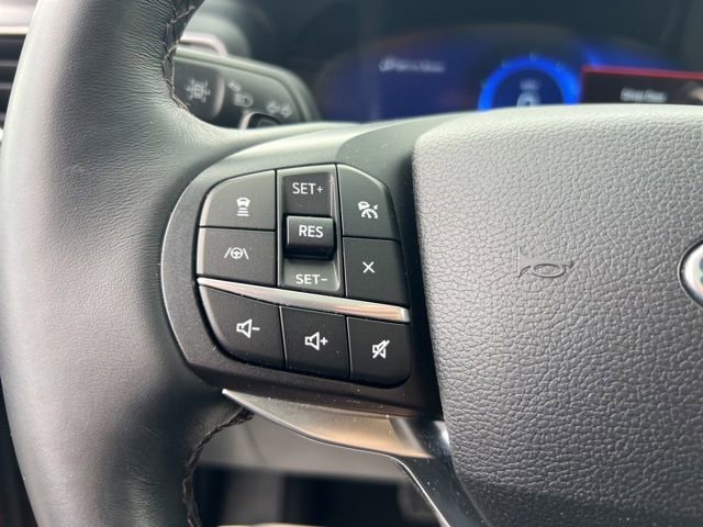 Certified 2020 Ford Explorer Platinum w/ Premium Technology Package AWD/4WD image 11