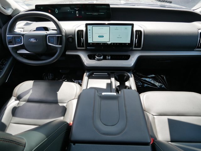 Certified 2025 Ford Expedition Active AWD/4WD image 16