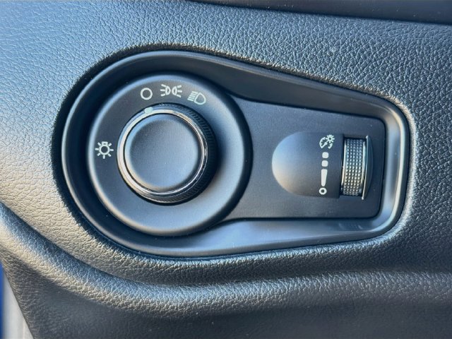 Used 2019 Jeep Renegade Sport FWD image 31