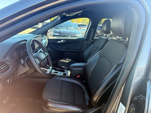 Certified 2023 Ford Escape ST-Line w/ Tech Pack #1 AWD/4WD image 6