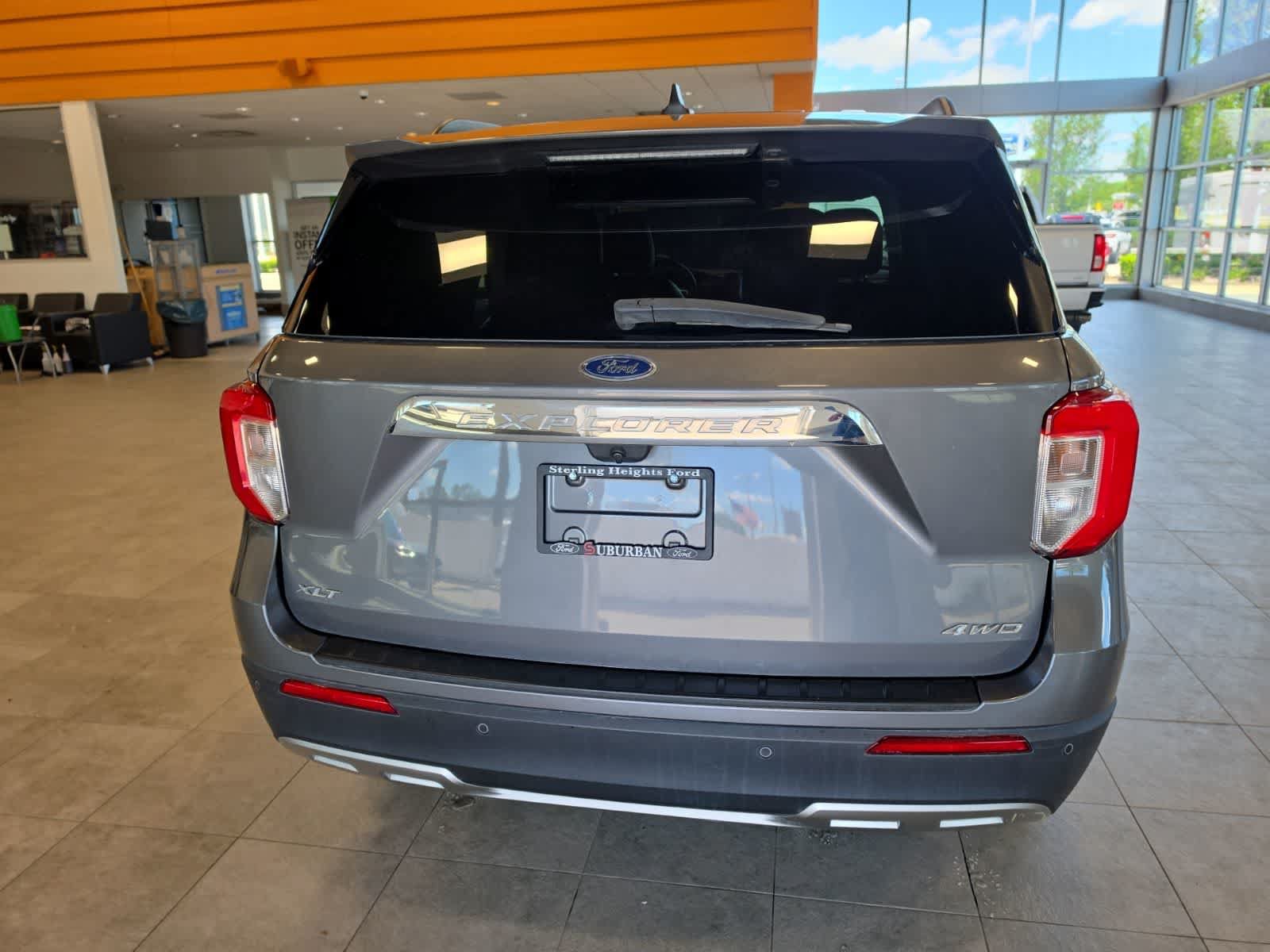 Certified 2022 Ford Explorer XLT w/ Equipment Group 202A AWD/4WD image 9