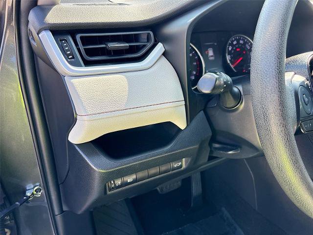 Used 2021 Toyota RAV4 XLE w/ Convenience Package FWD image 11