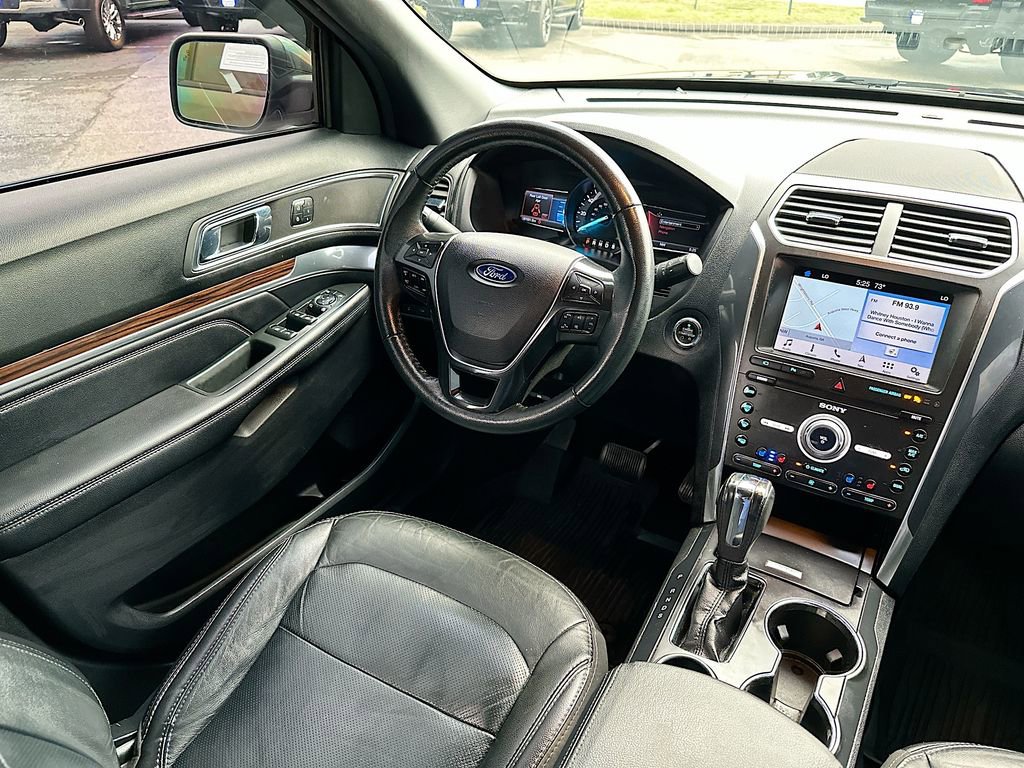 Certified 2019 Ford Explorer Limited w/ Class III Trailer Tow Package FWD image 19