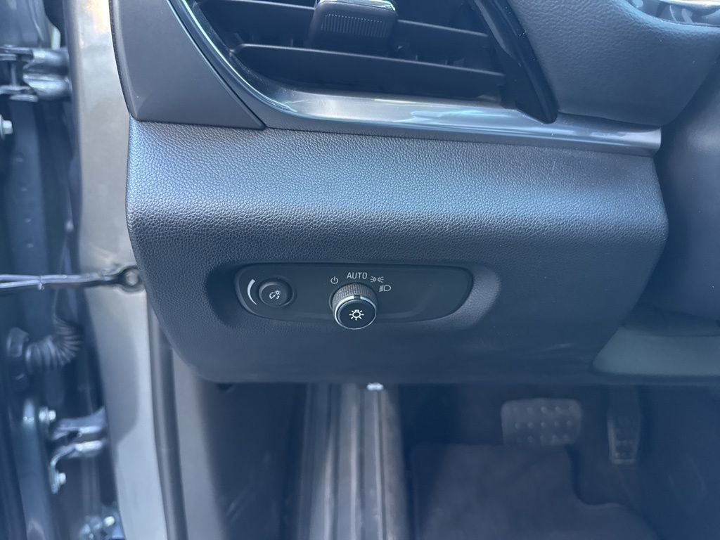 Used 2018 Chevrolet Traverse LS image 10