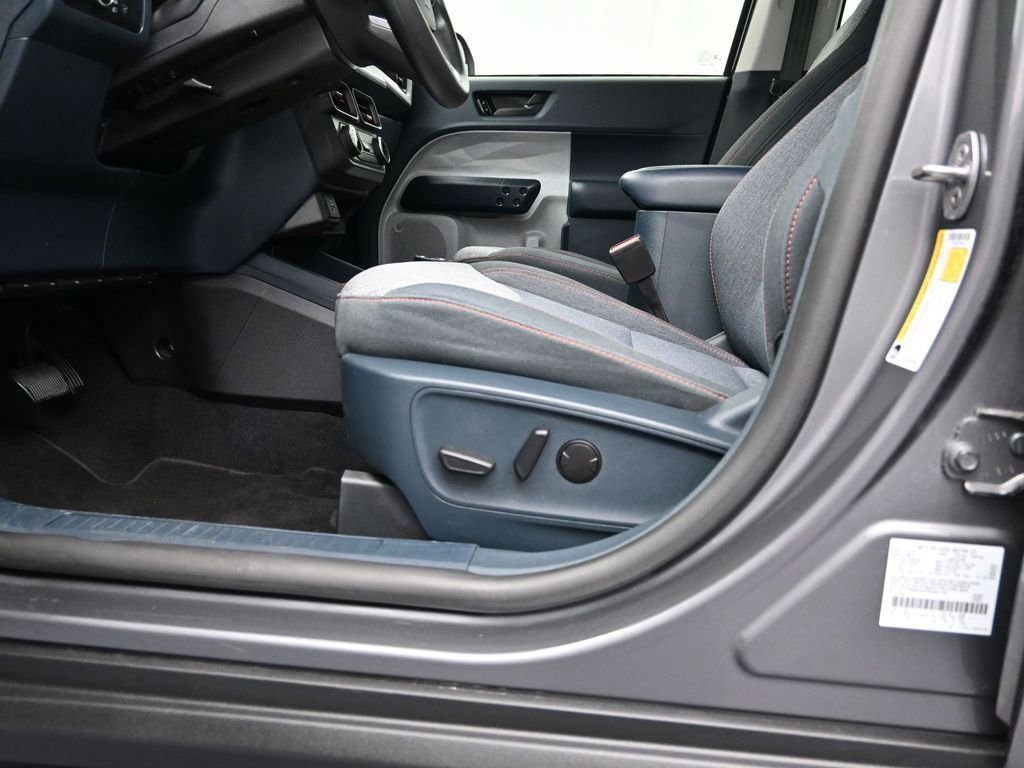 Certified 2023 Ford Maverick XLT image 38