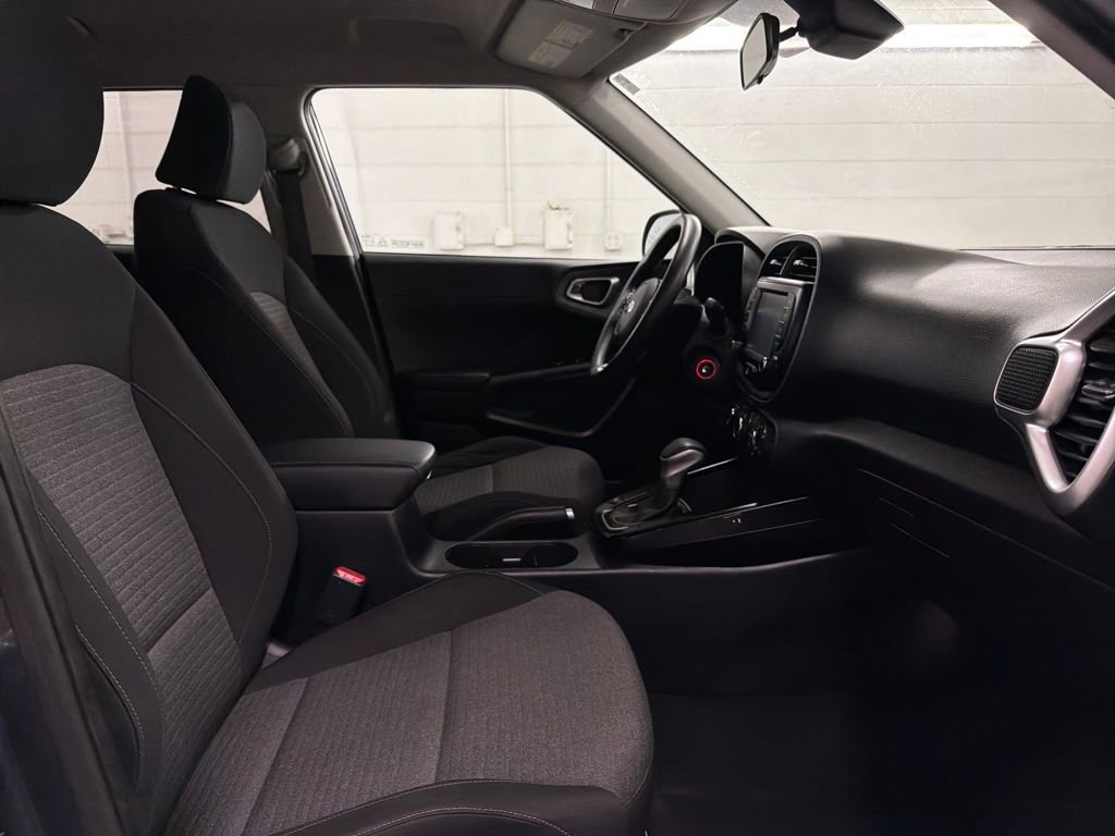 Used 2020 Kia Soul S image 28