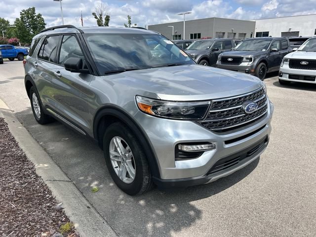 Certified 2023 Ford Explorer XLT w/ Equipment Group 202A AWD/4WD image 2