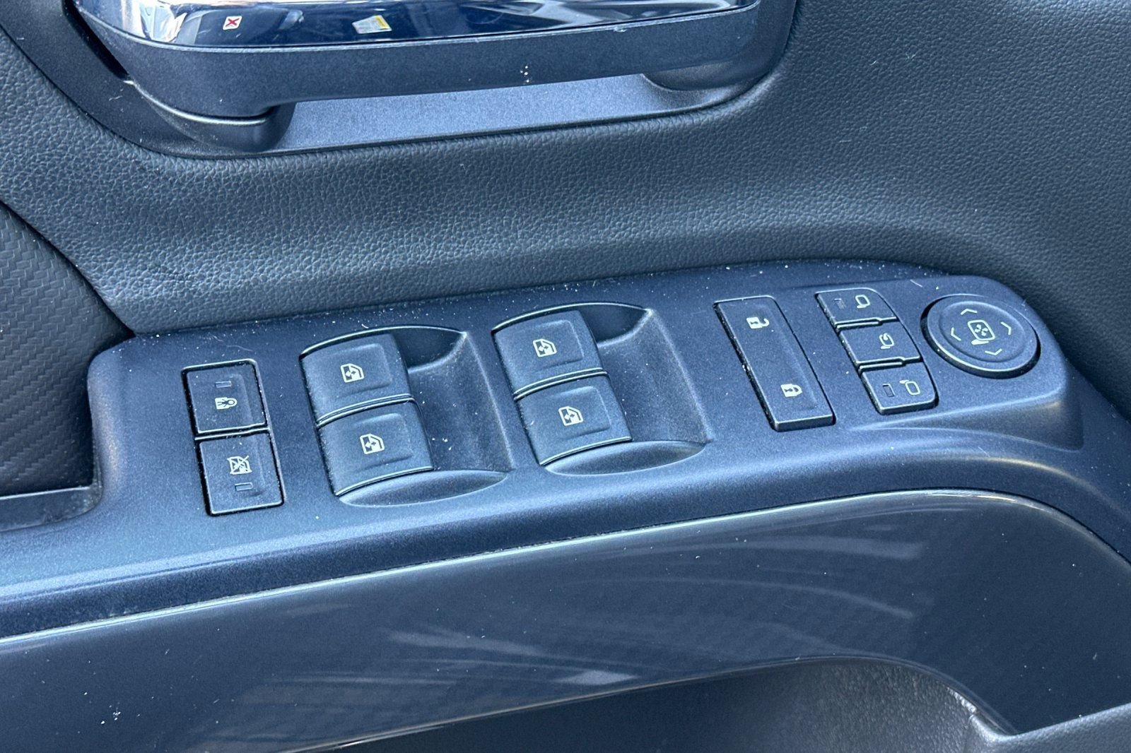 Used 2018 GMC Sierra 1500 SLT image 11