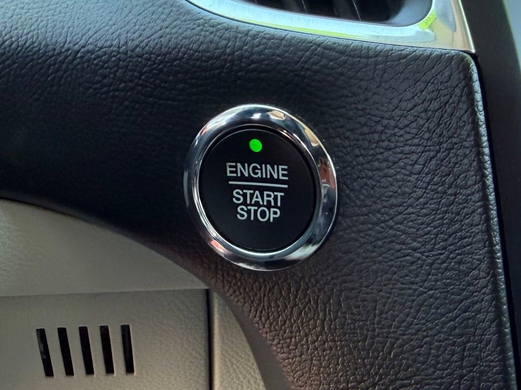 Certified 2022 Ford Edge Titanium w/ Equipment Group 301A image 23