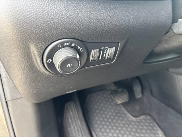 Used 2022 Jeep Compass Latitude w/ Convenience Group AWD/4WD image 16