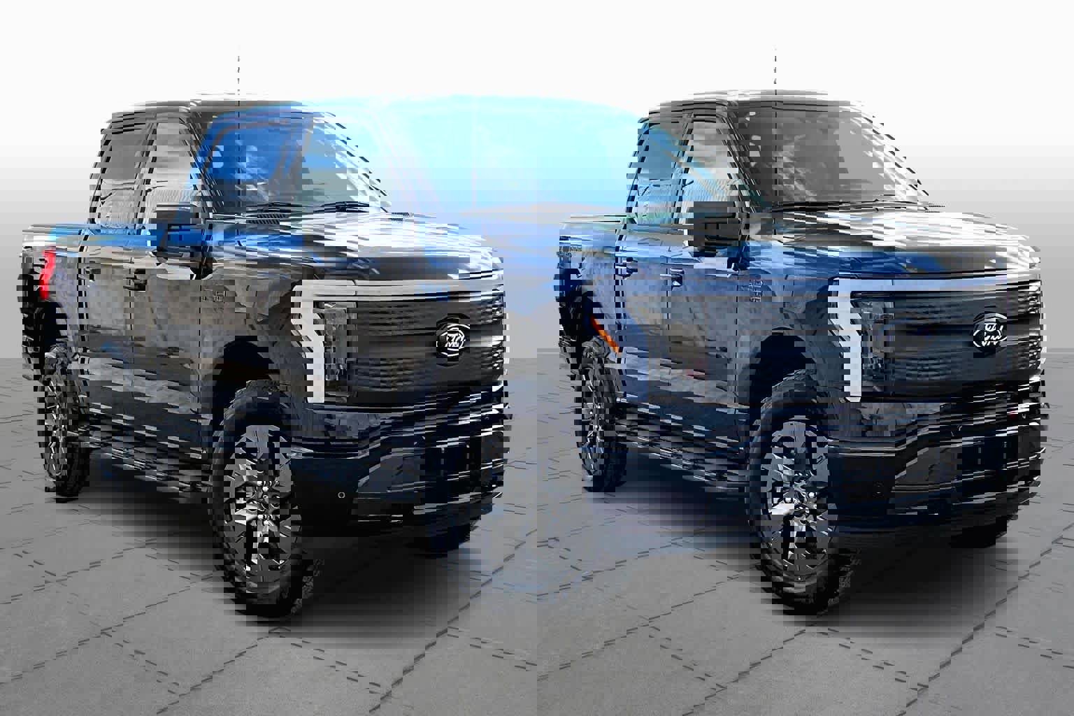 Certified 2025 Ford F150 Lightning Flash w/ Max Trailer Tow Package image 2