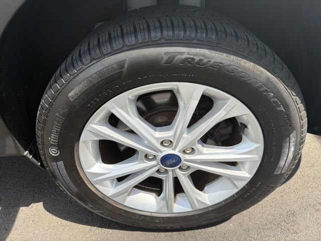 Certified 2017 Ford Escape SE w/ SE Leather Comfort Package AWD/4WD image 23