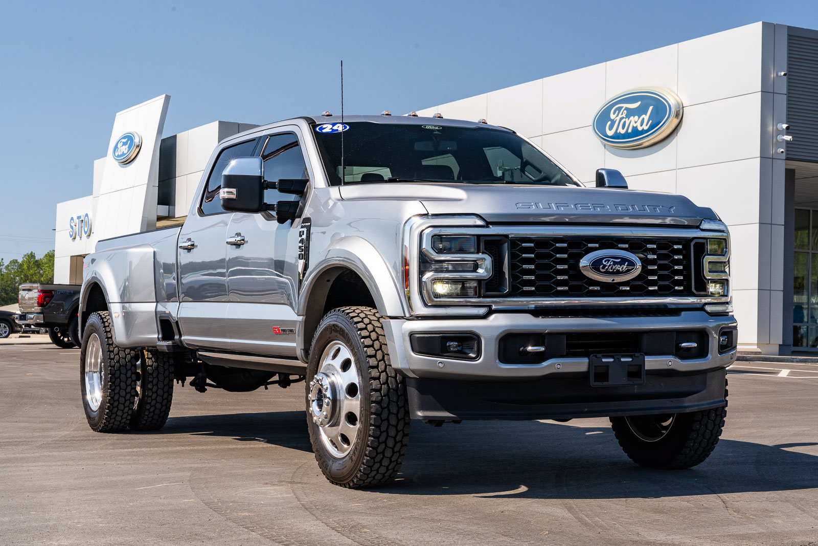 Certified 2024 Ford F450 Platinum w/ FX4 Off-Road Package