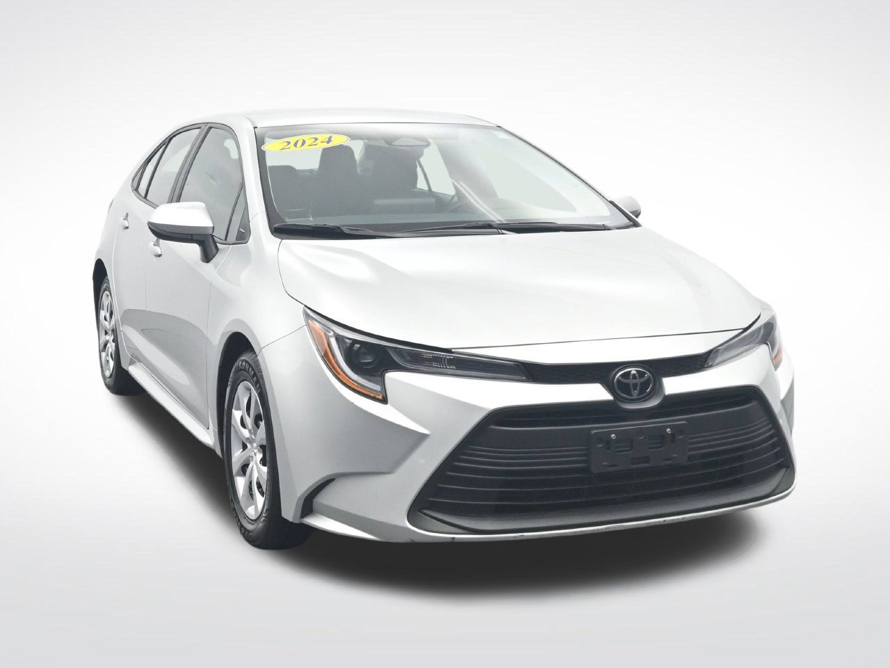 Used 2024 Toyota Corolla LE FWD image 3
