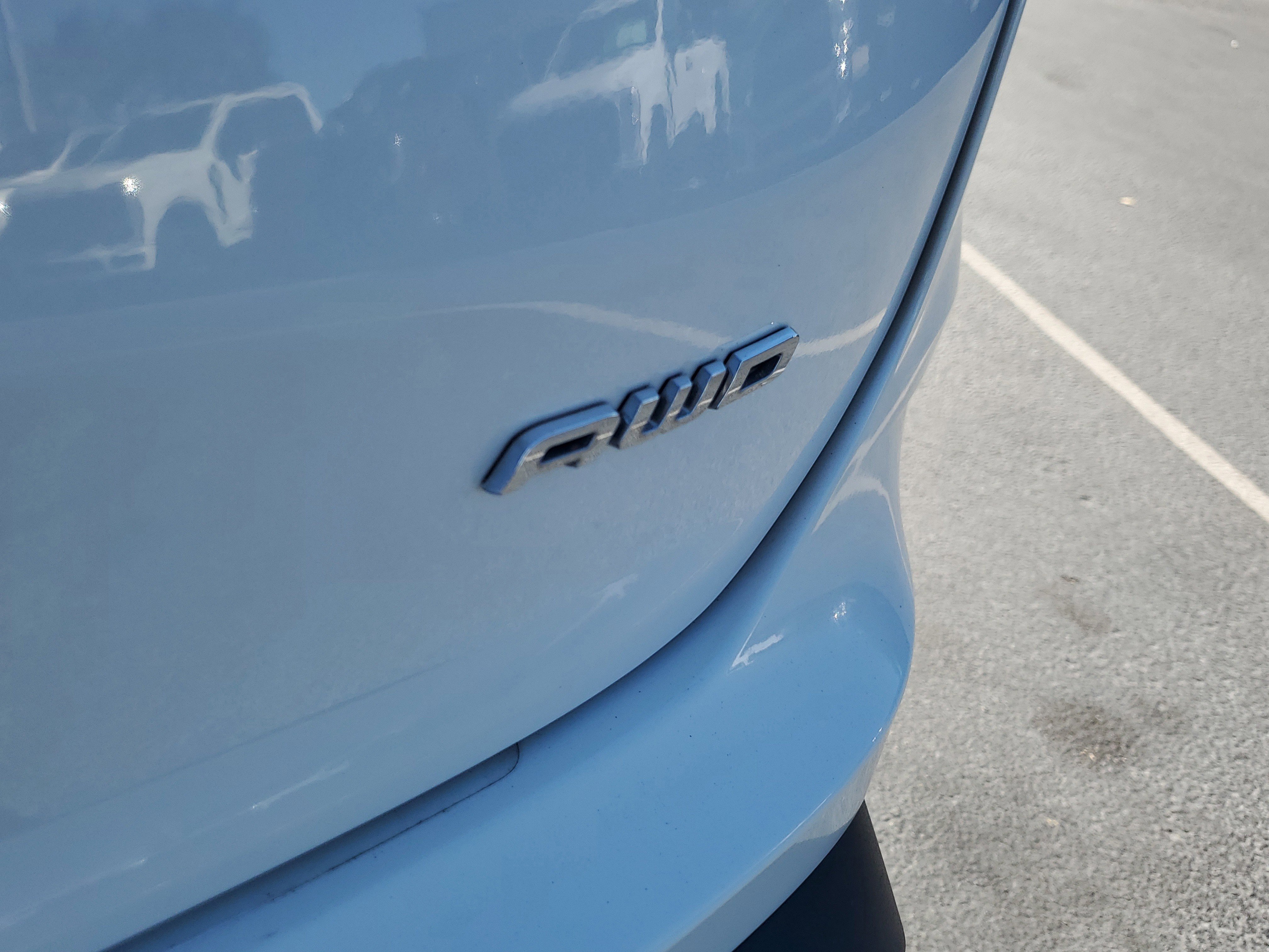 Certified 2022 Ford Edge Titanium w/ Equipment Group 301A image 9