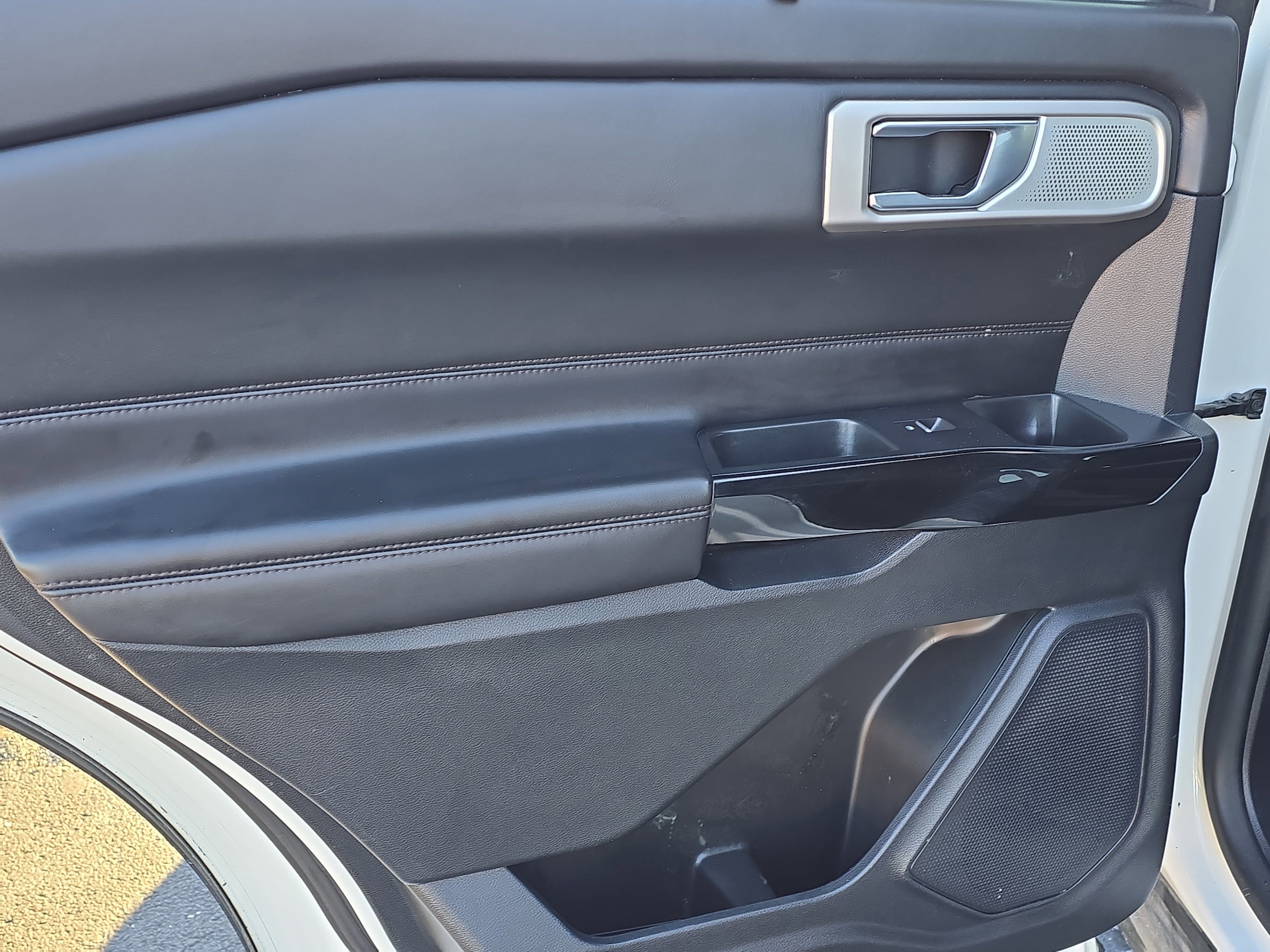 Certified 2021 Ford Explorer Platinum w/ Equipment Group 601A image 10