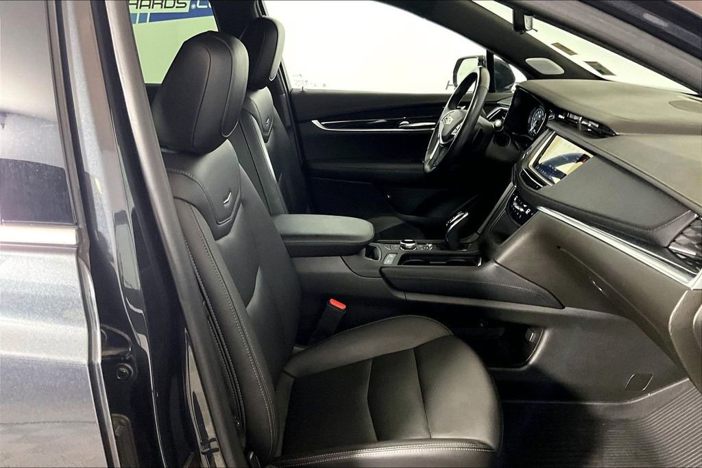 Used 2023 Cadillac XT5 Premium Luxury w/ Technology Package image 6