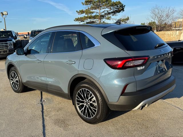 Certified 2025 Ford Escape SE w/ PHEV Premium Package image 3