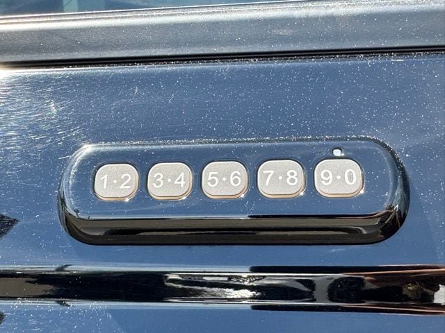 Certified 2022 Ford Bronco Badlands AWD/4WD image 10