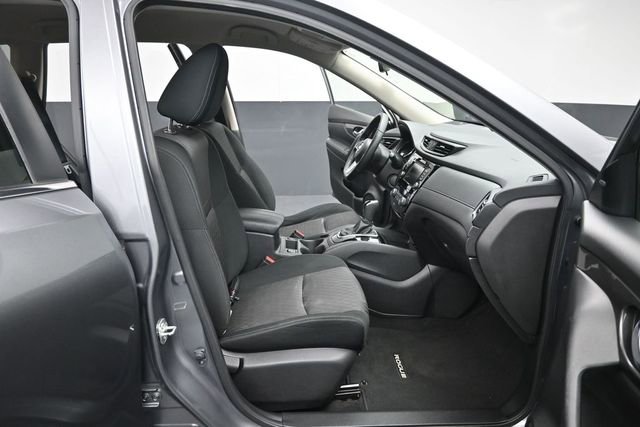 Used 2020 Nissan Rogue SV FWD image 27