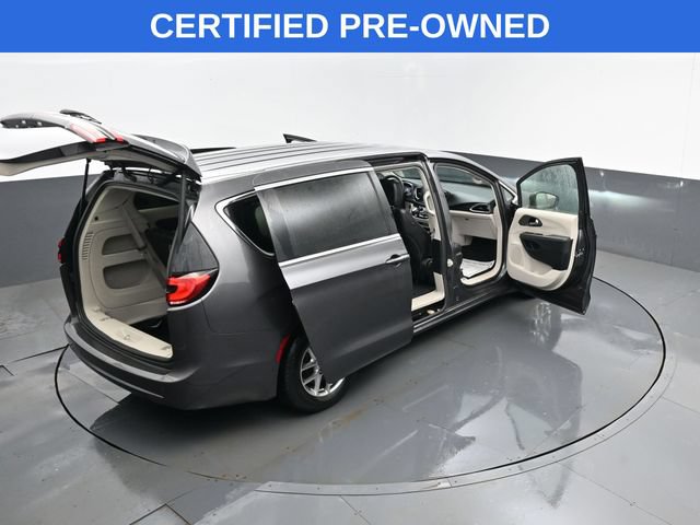 Used 2023 Chrysler Pacifica Touring-L FWD image 28