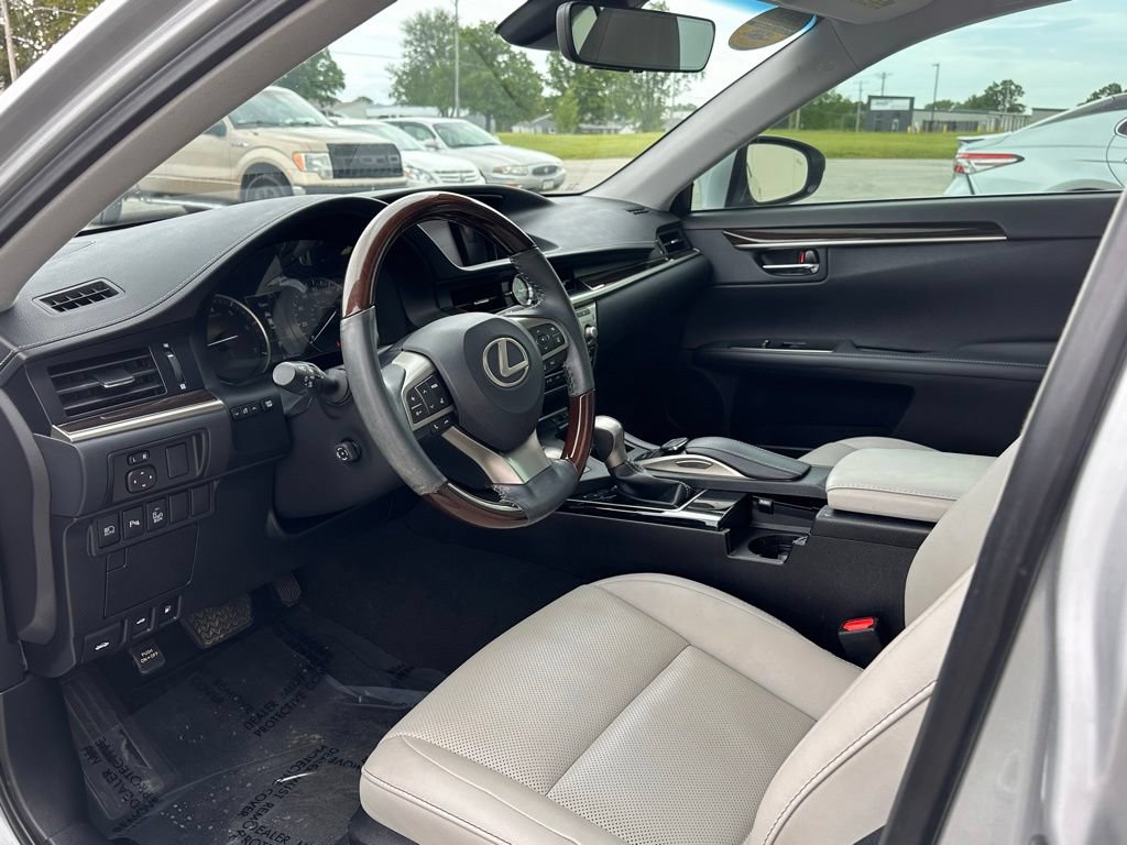Used 2018 Lexus ES 350 w/ Navigation System Package FWD image 11