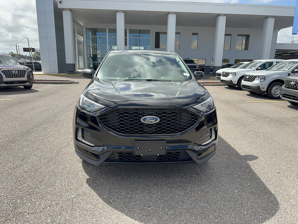Certified 2024 Ford Edge ST-Line AWD/4WD image 3