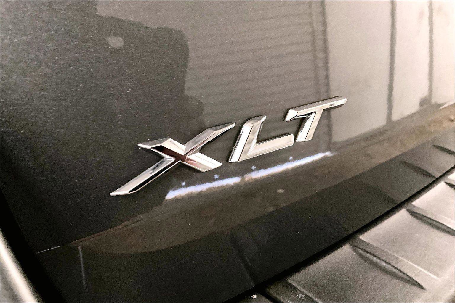 Certified 2022 Ford Explorer XLT w/ Equipment Group 202A image 13