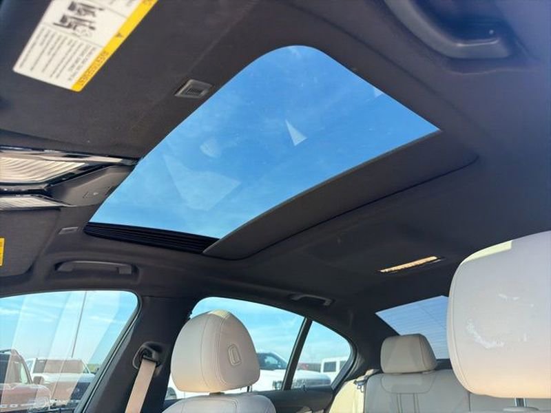 Used 2020 BMW 540i xDrive AWD/4WD image 12