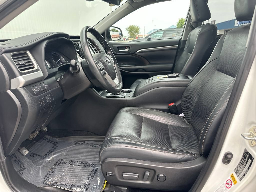 Used 2019 Toyota Highlander Limited AWD/4WD image 14