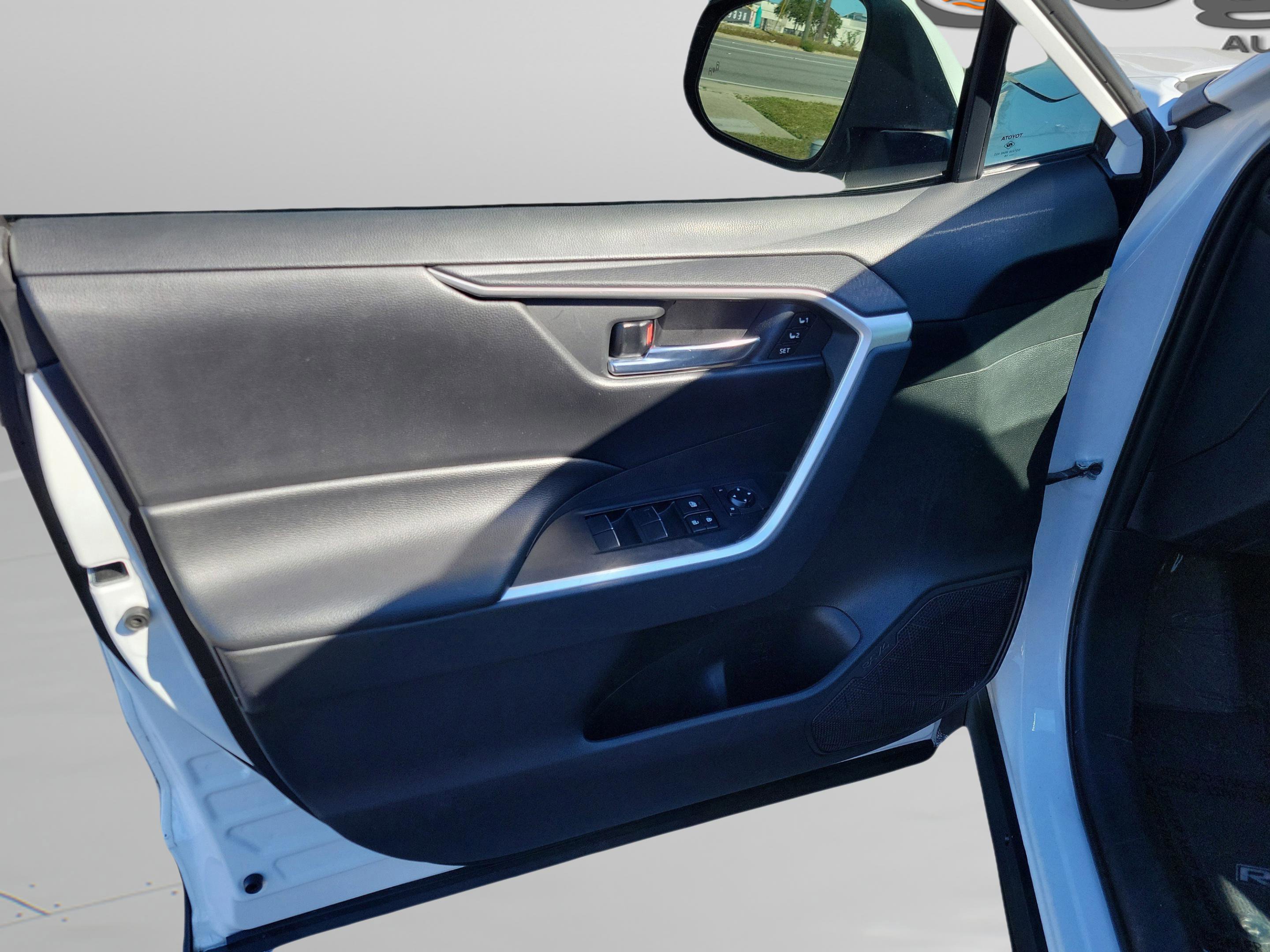 Used 2019 Toyota RAV4 XLE Premium w/ Advanced Technology Package image 27