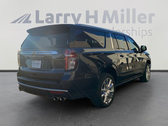 Used 2023 Chevrolet Suburban High Country w/ Premium Package 2 AWD/4WD image 5