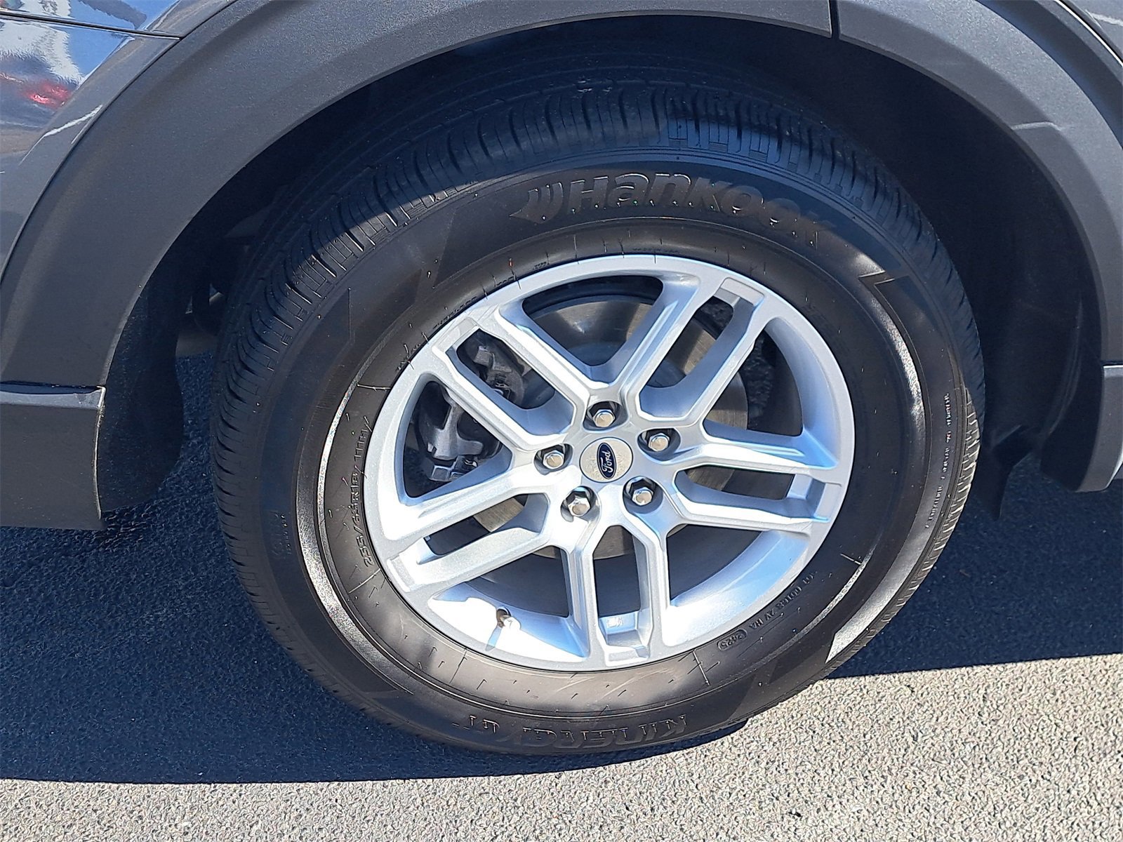 Certified 2025 Ford Explorer Active w/ Active Comfort Package image 5